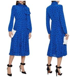 Valentino dress in silk crepe size 6. NWT